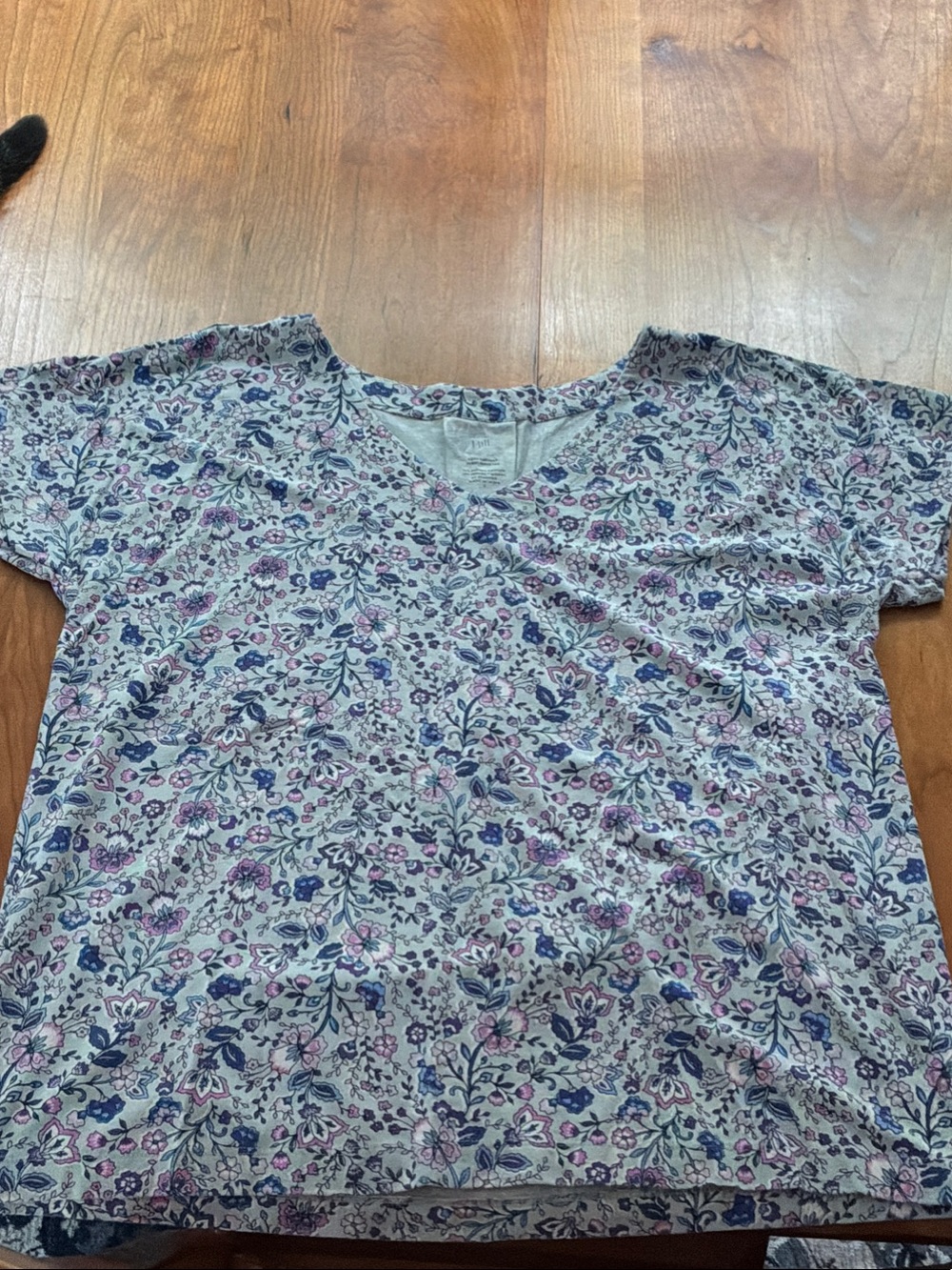 J. Jill Floral V-Neck Short Sleeve Tee - Light Gray with Pink & Blue Flowers